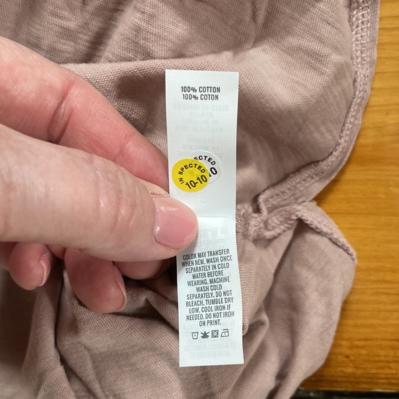 NEW aerie Women's Oversized Short Sleeve V Neck Tee Shirt Size Small NWT - Picture 14 of 14